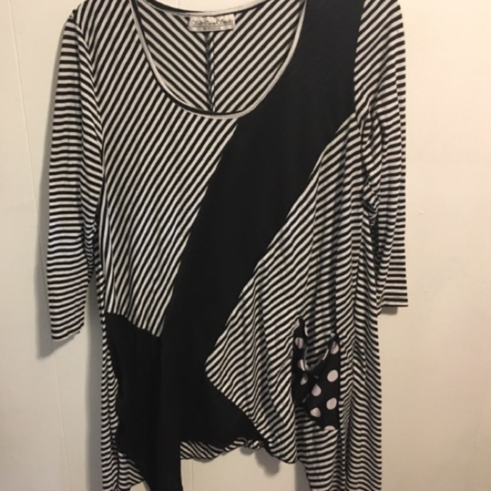 Black and white tunic